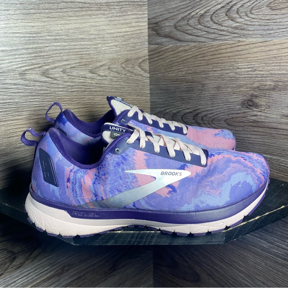 Brooks Women's Purple Pink Athletic Running Shoes